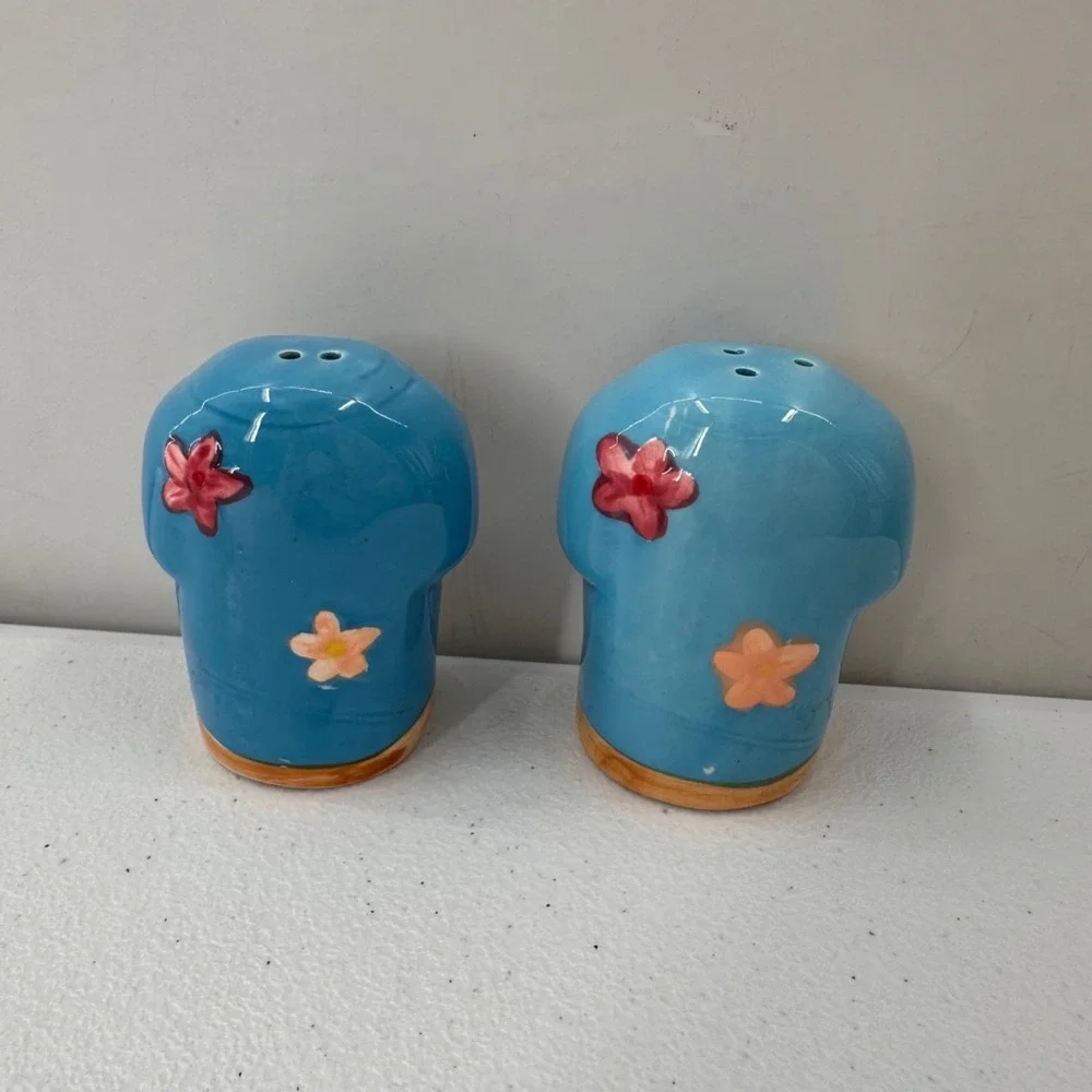 Hand-Painted Ceramic Salt & Pepper Shakers Set Floral Ghost Figurines Tropical‎
